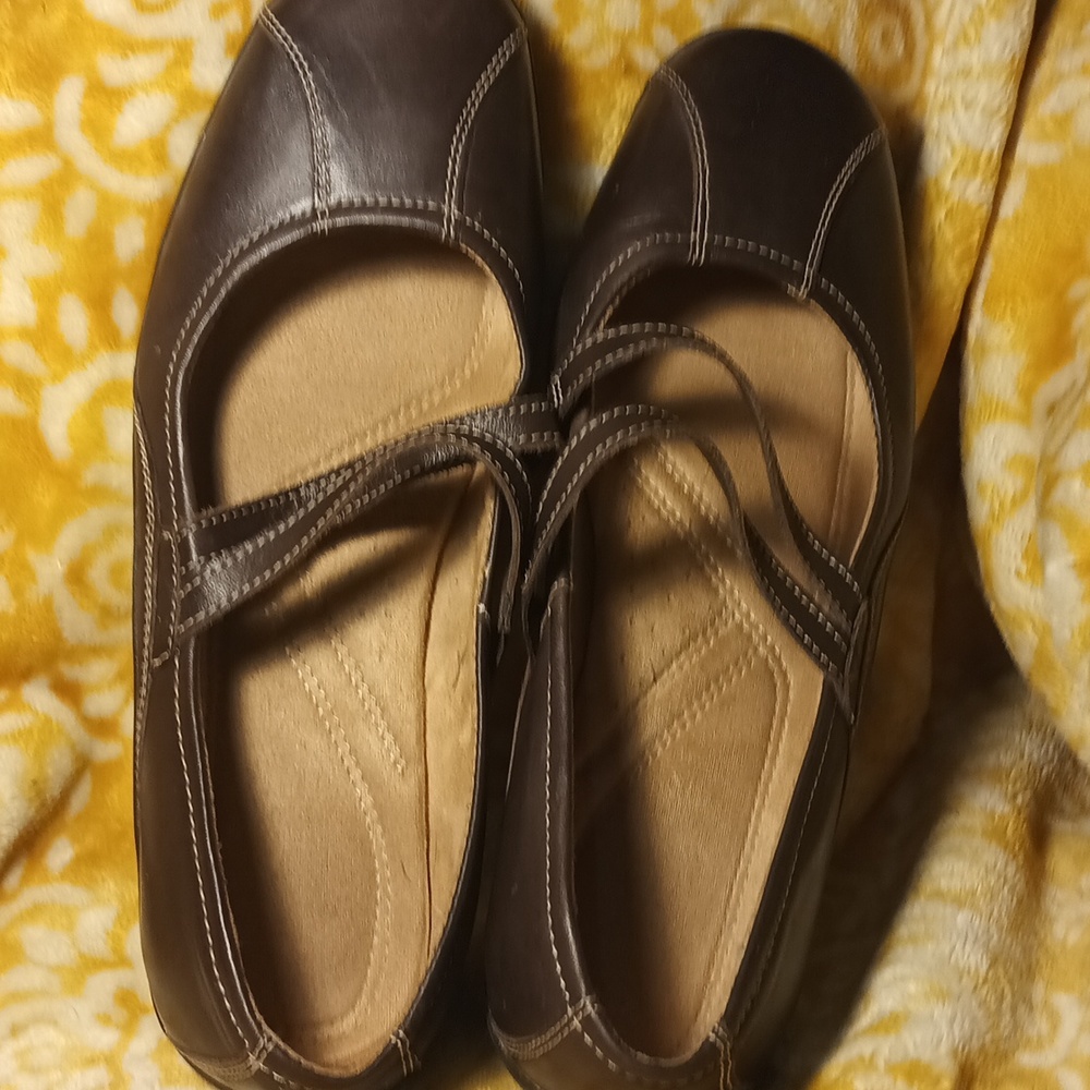 Naturalizer brown flats